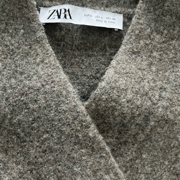 Zara 2-piece skirt and cardigan, beige/grey, Size L. - Picture 5 of 7